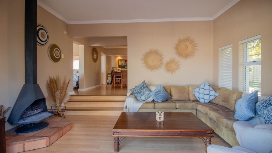 6 Bedroom Property for Sale in Beacon Bay Eastern Cape
